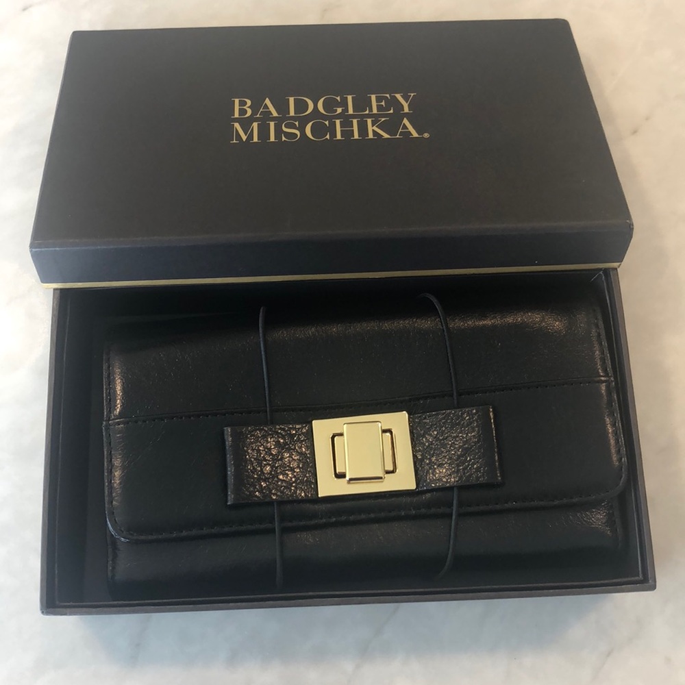 Badgley Mischka Wallet - Picture 1 of 7